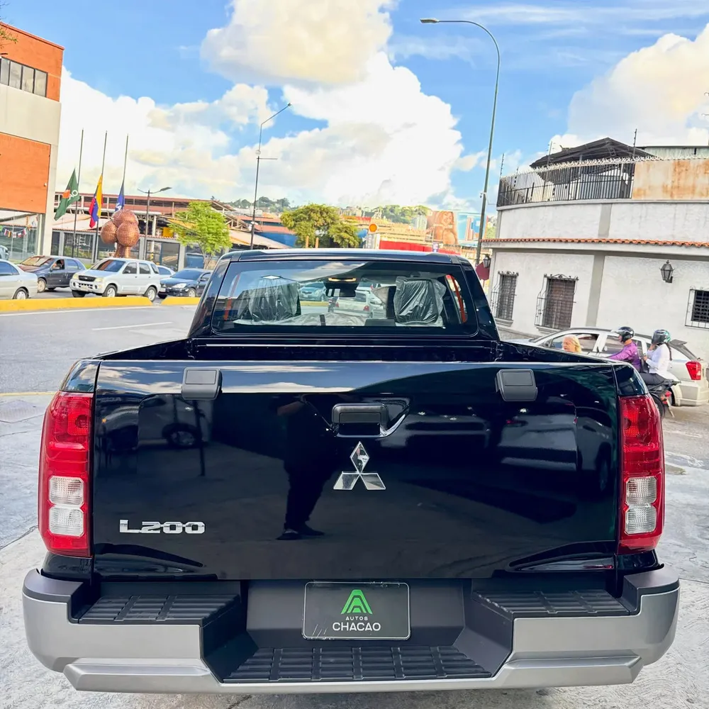 Vista 9 del vehículo: Mitsubishi L200
