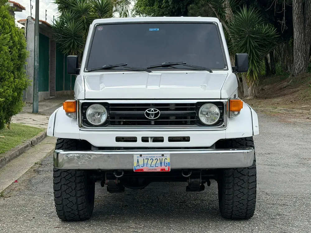 Vista 4 del vehículo: Toyota Machito