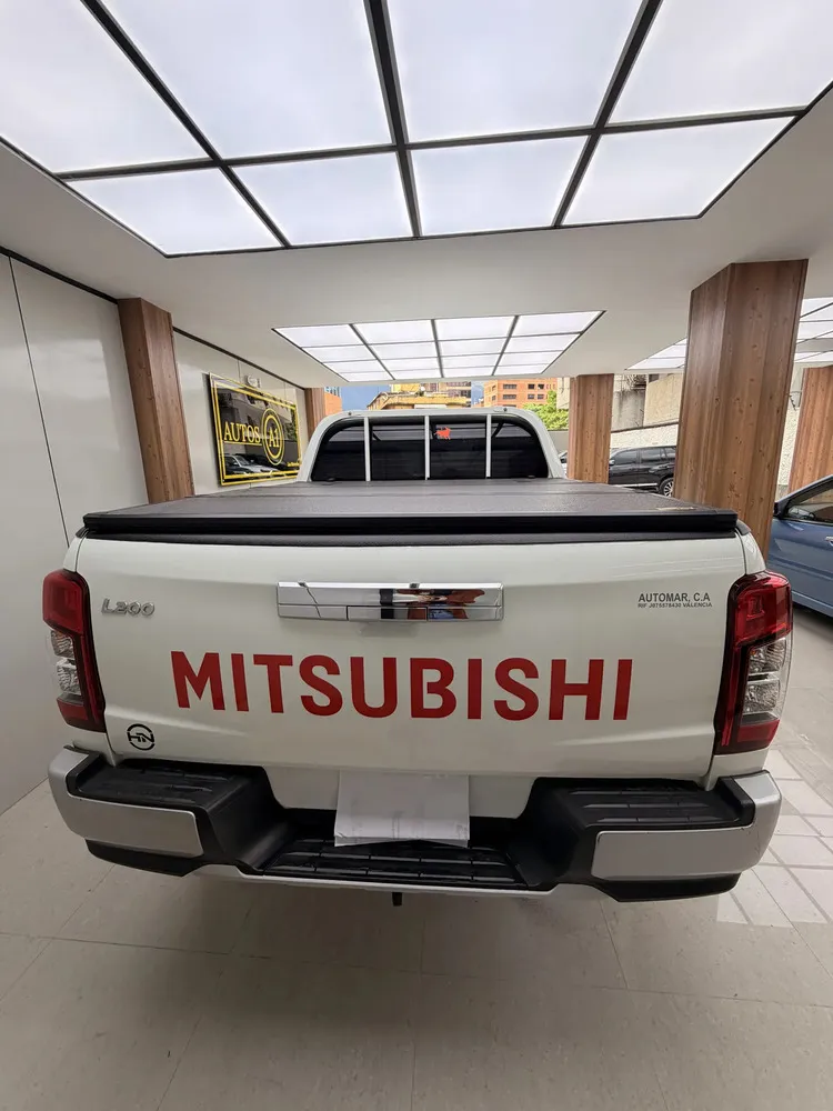 Vista 2 del vehículo: Mitsubishi L200