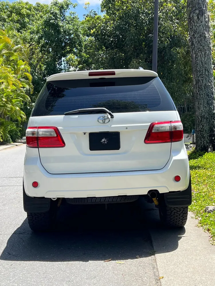 Vista 6 del vehículo: Toyota Fortuner