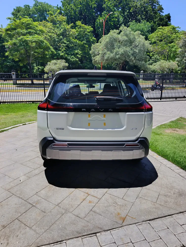 Vista 6 del vehículo: Toyota RAV4