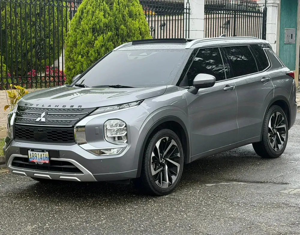Mitsubishi Outlander 2024 - Vista principal