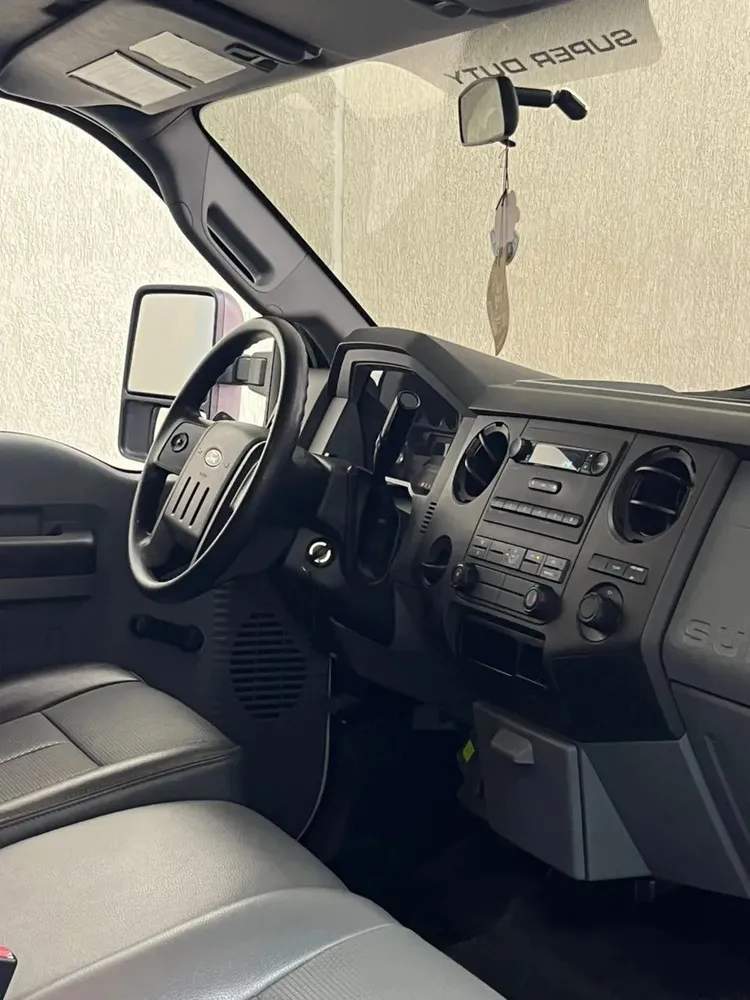 Vista 8 del vehículo: Ford F-350
