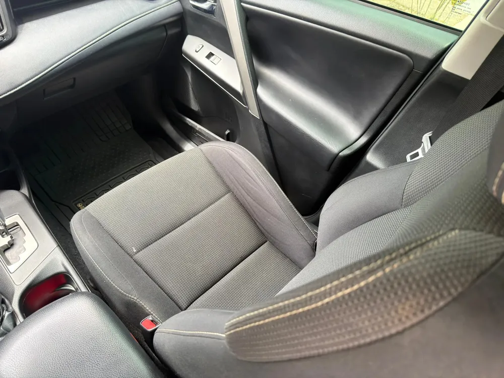Vista 8 del vehículo: Toyota Rav4