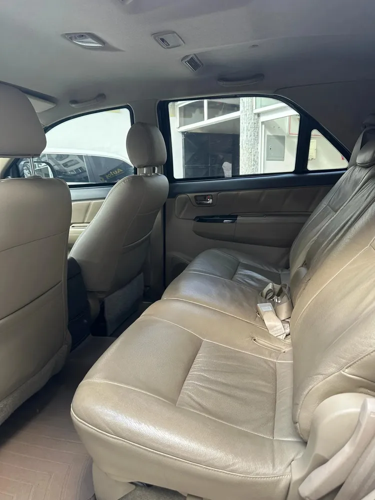 Vista 12 del vehículo: Toyota Fortuner