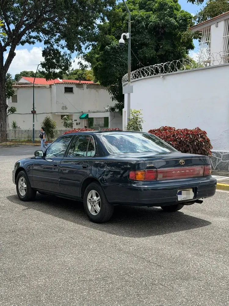Vista 4 del vehículo: Toyota Camry