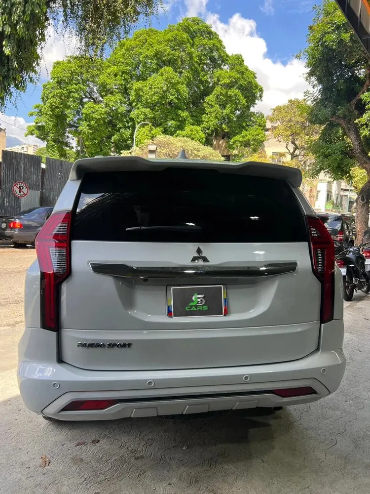 Vista 4 del vehículo: Mitsubishi Pajero