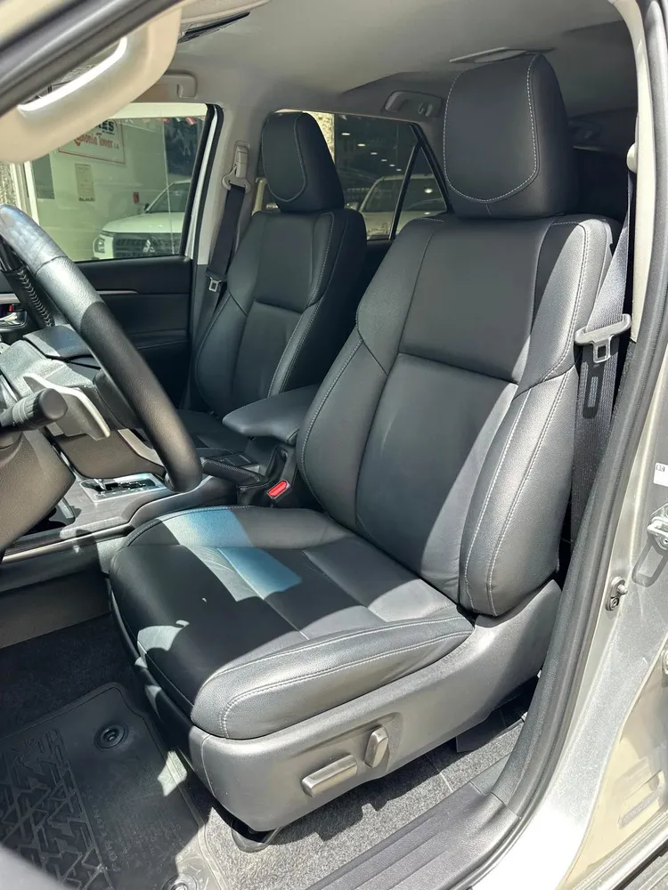 Vista 9 del vehículo: Toyota Fortuner