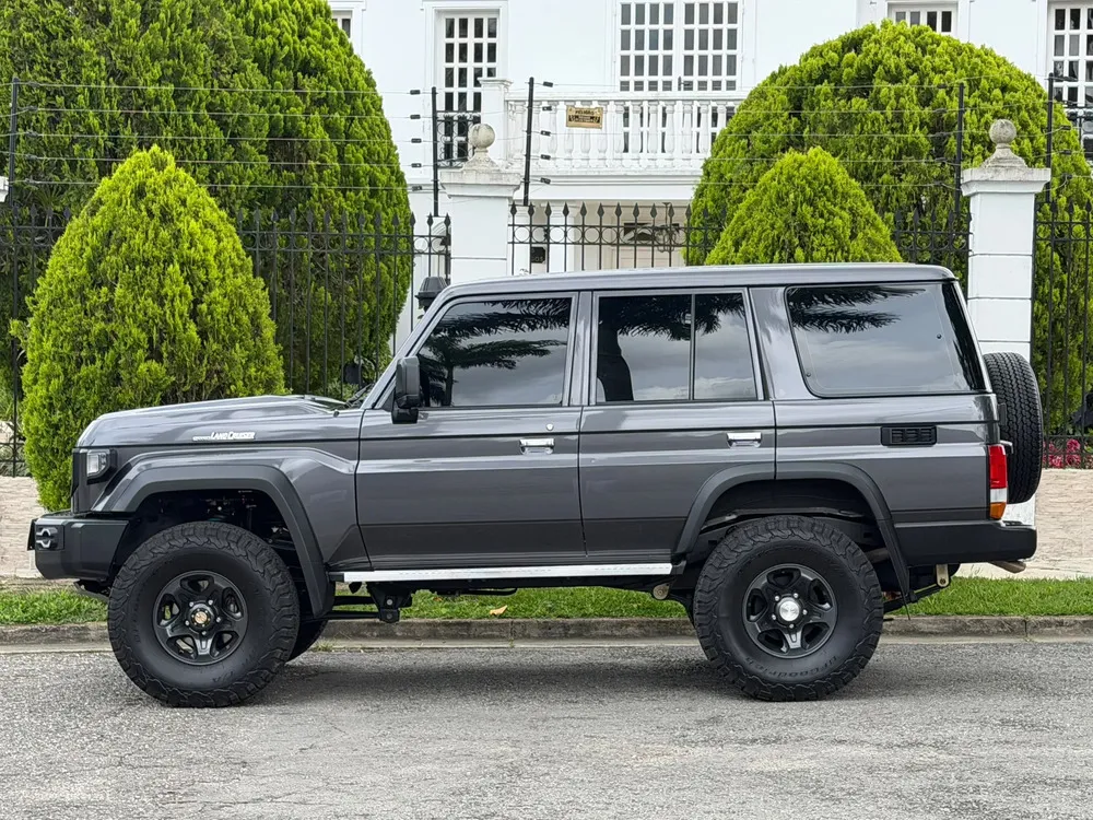 Vista 4 del vehículo: Toyota Serie