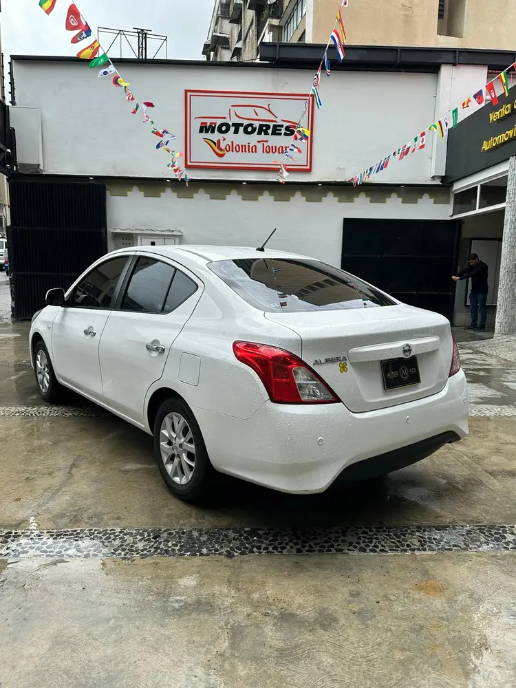 Vista 8 del vehículo: Nissan Almera