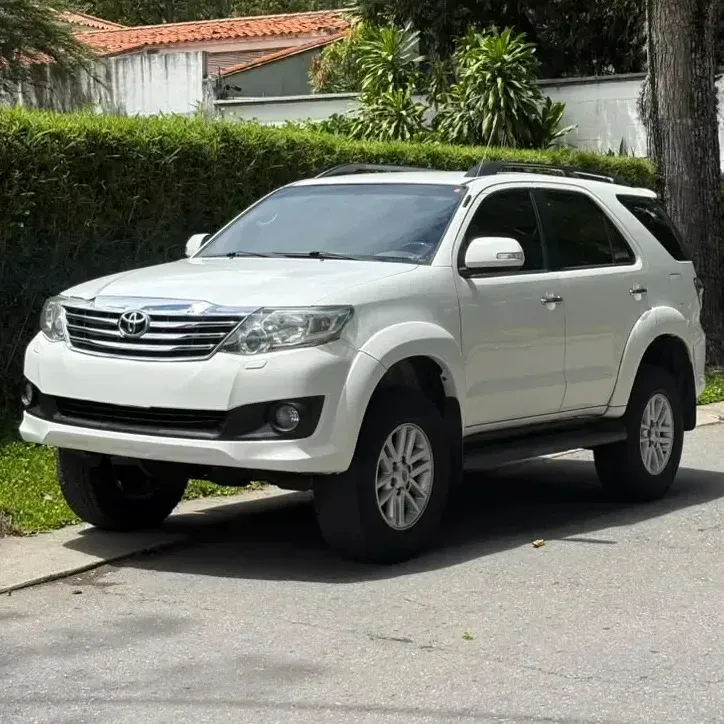Toyota Fortuner 2013 - Vista principal