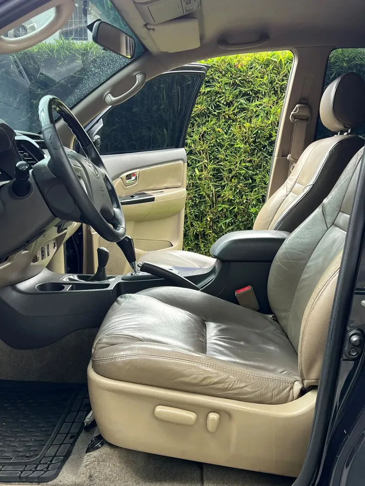 Vista 13 del vehículo: Toyota Fortuner