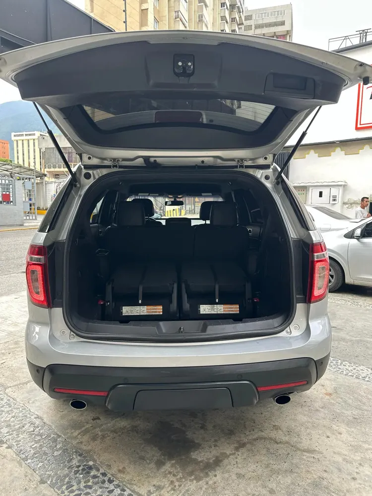 Vista 8 del vehículo: Ford Explorer