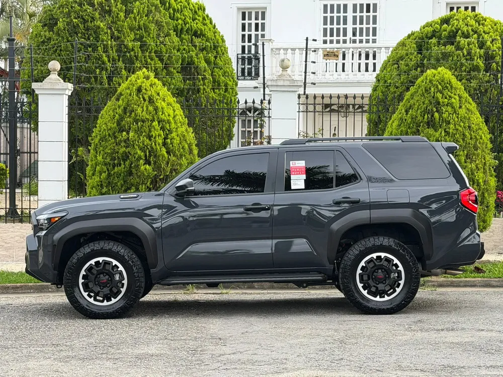 Vista 4 del vehículo: Toyota 4runner