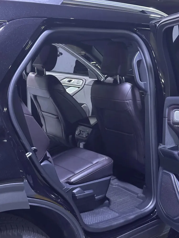 Vista 7 del vehículo: Ford Explorer