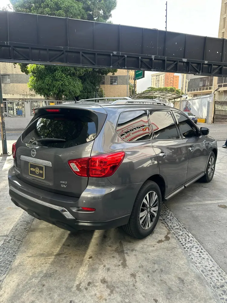 Vista 6 del vehículo: Nissan Pathfinder