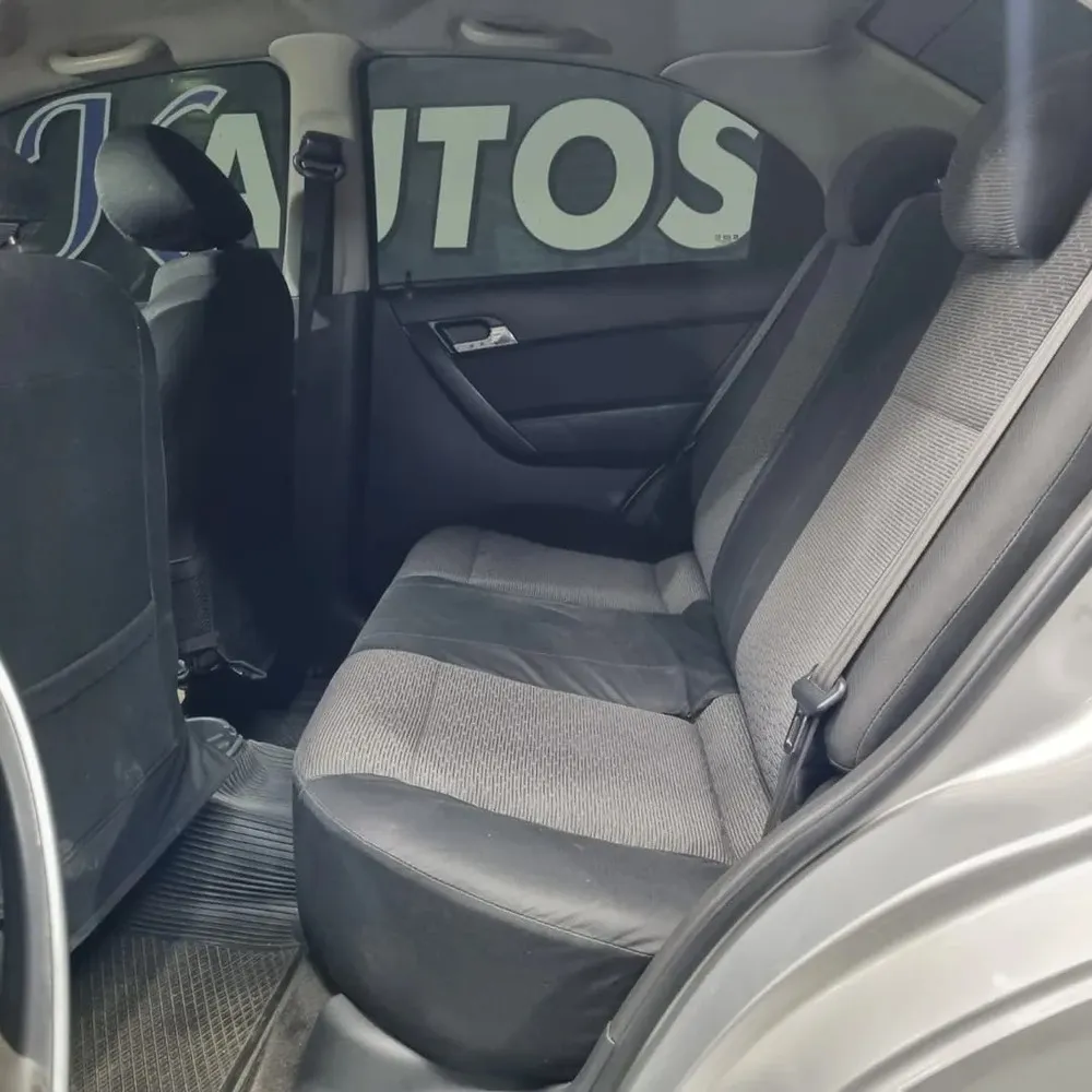 Vista 6 del vehículo: Chevrolet Aveo