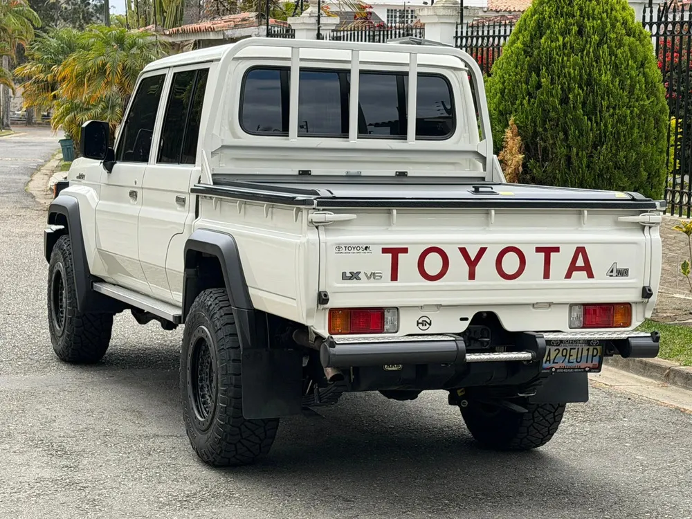 Vista 7 del vehículo: Toyota Serie