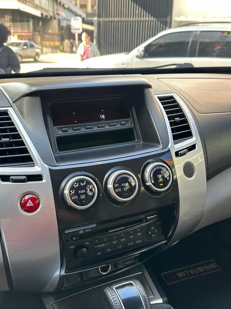 Vista 6 del vehículo: Mitsubishi Montero