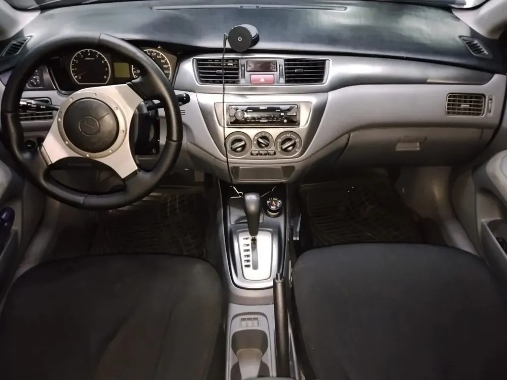 Vista 9 del vehículo: Mitsubishi Lancer