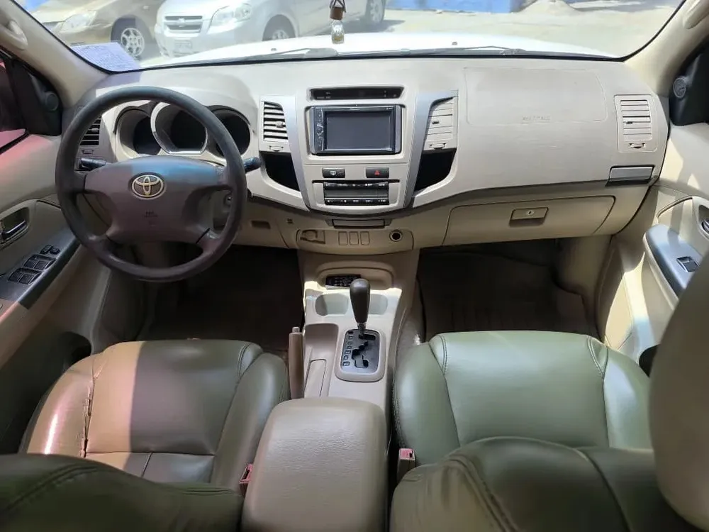 Vista 6 del vehículo: Toyota Fortuner