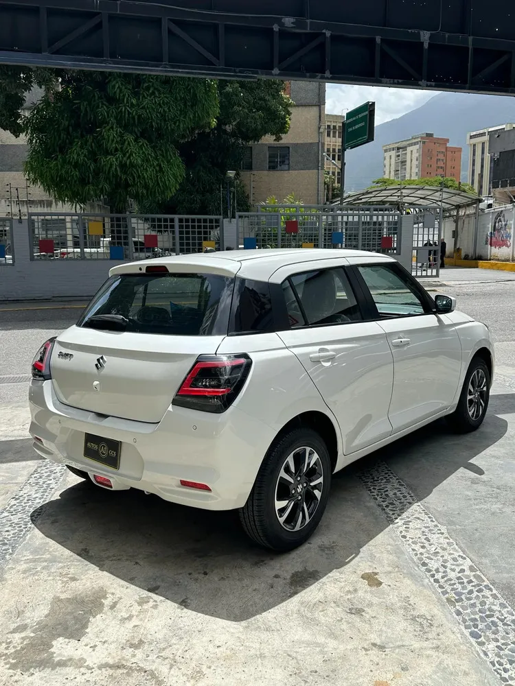 Vista 9 del vehículo: Suzuki Swift
