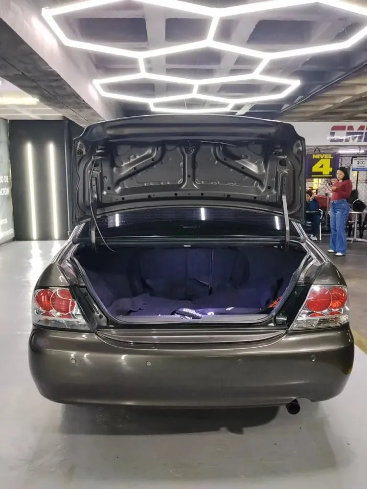 Vista 11 del vehículo: Mitsubishi Lancer