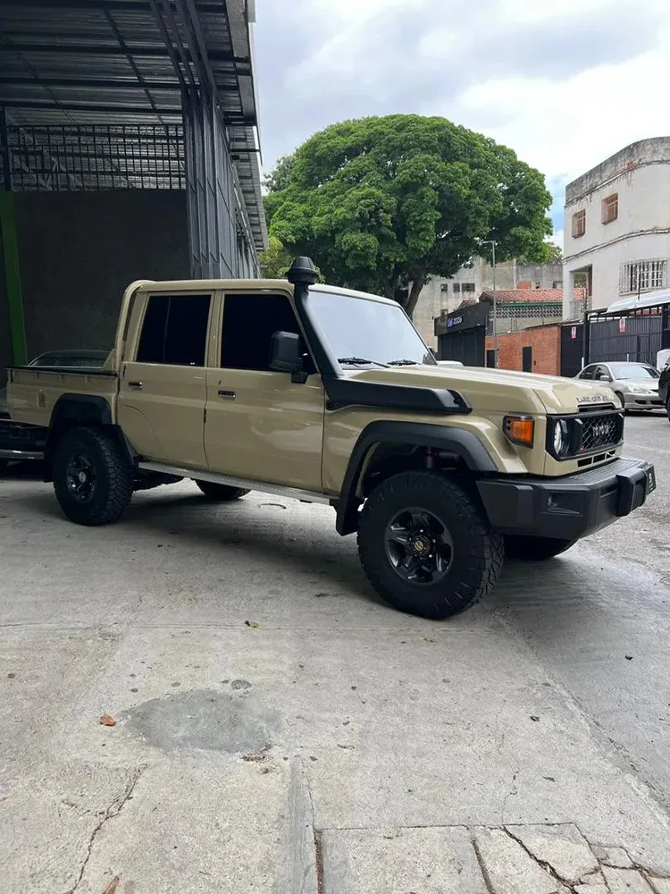 Vista 3 del vehículo: Toyota Lc
