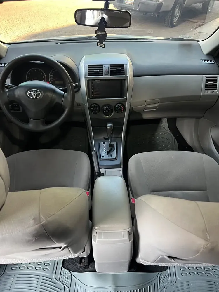 Vista 8 del vehículo: Toyota Corolla