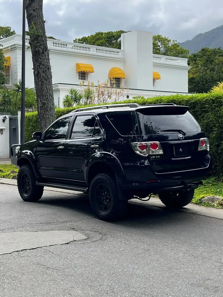 Vista 5 del vehículo: Toyota Fortuner