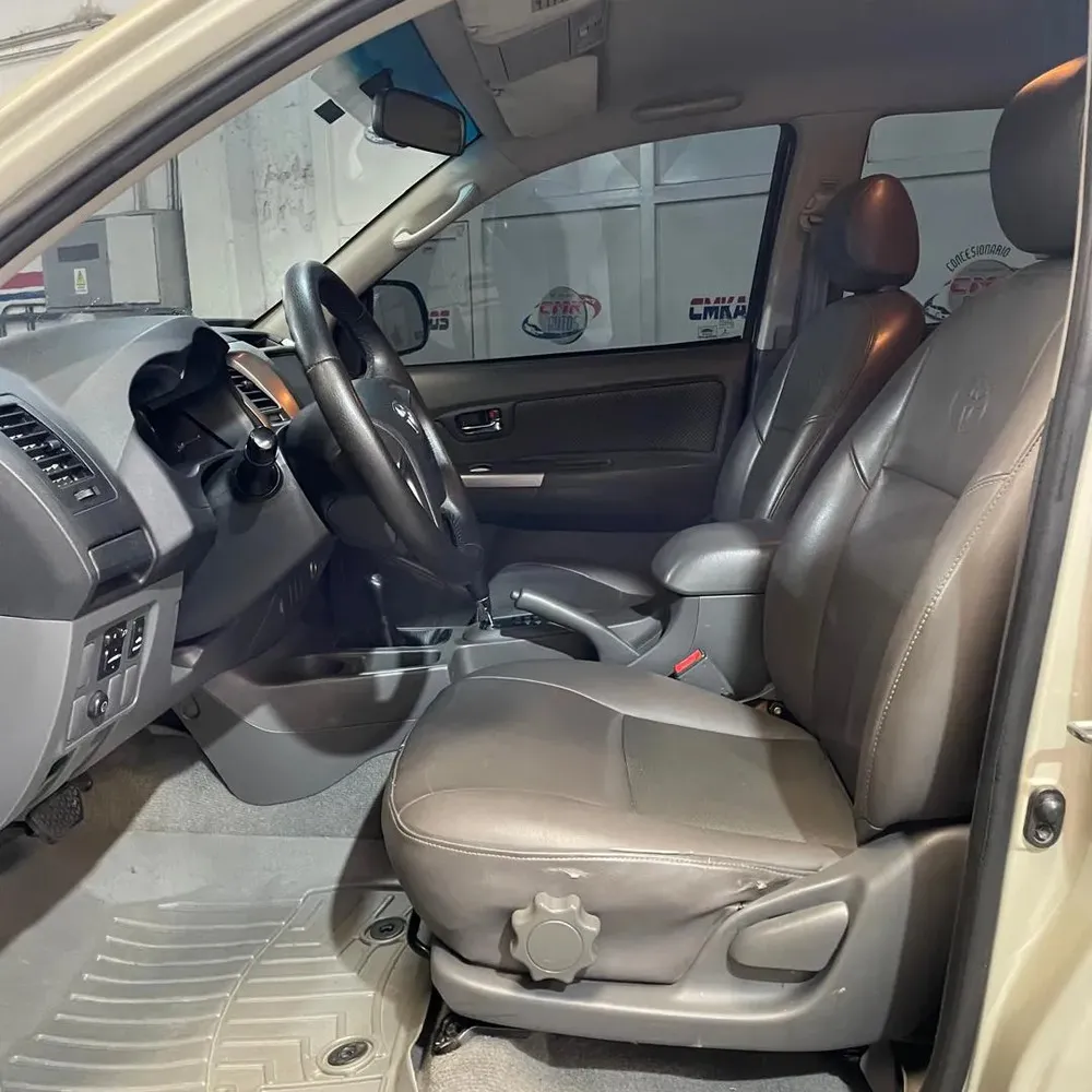 Vista 10 del vehículo: Toyota Hilux