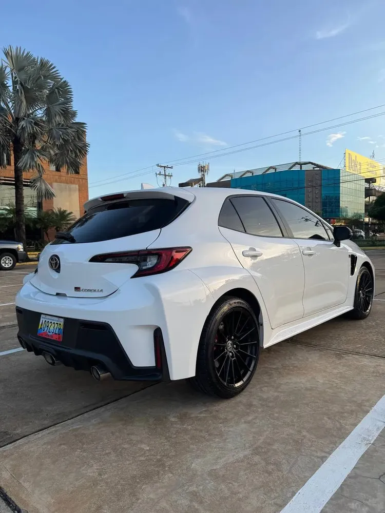 Vista 3 del vehículo: Toyota Corolla