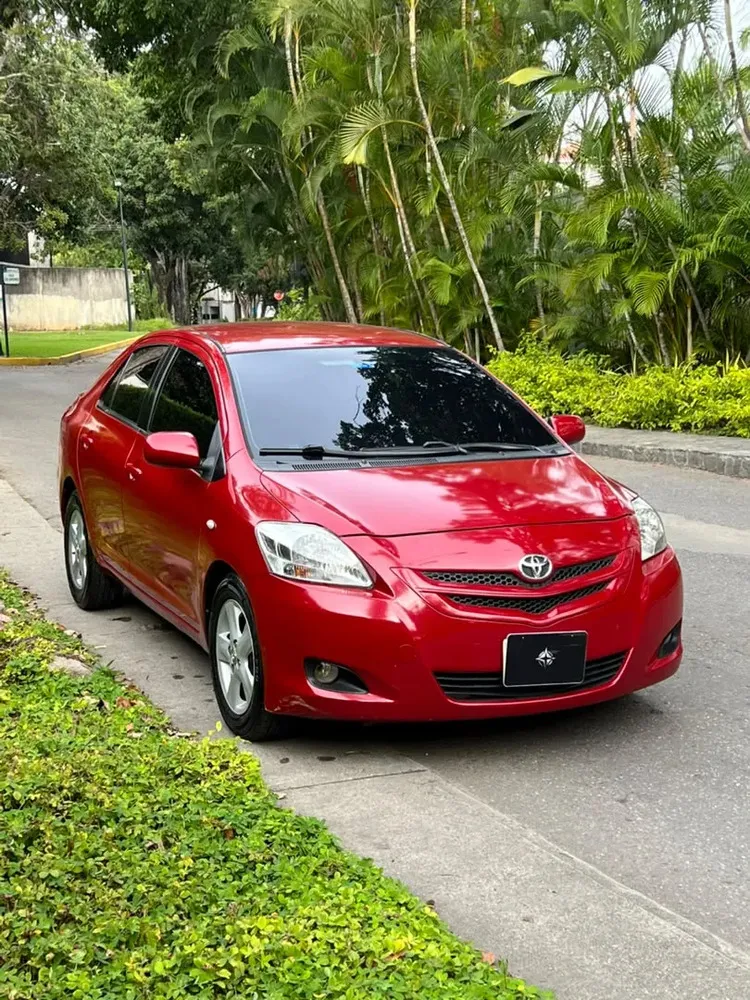 Vista 3 del vehículo: Toyota Yaris