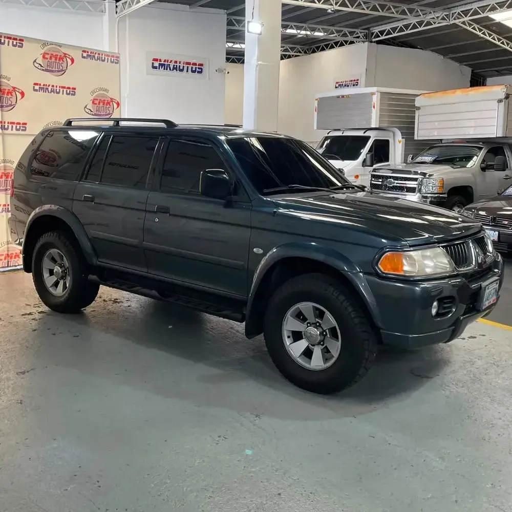 Vista 4 del vehículo: Mitsubishi Montero Sport