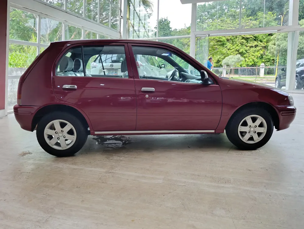 Vista 5 del vehículo: Toyota Starlet