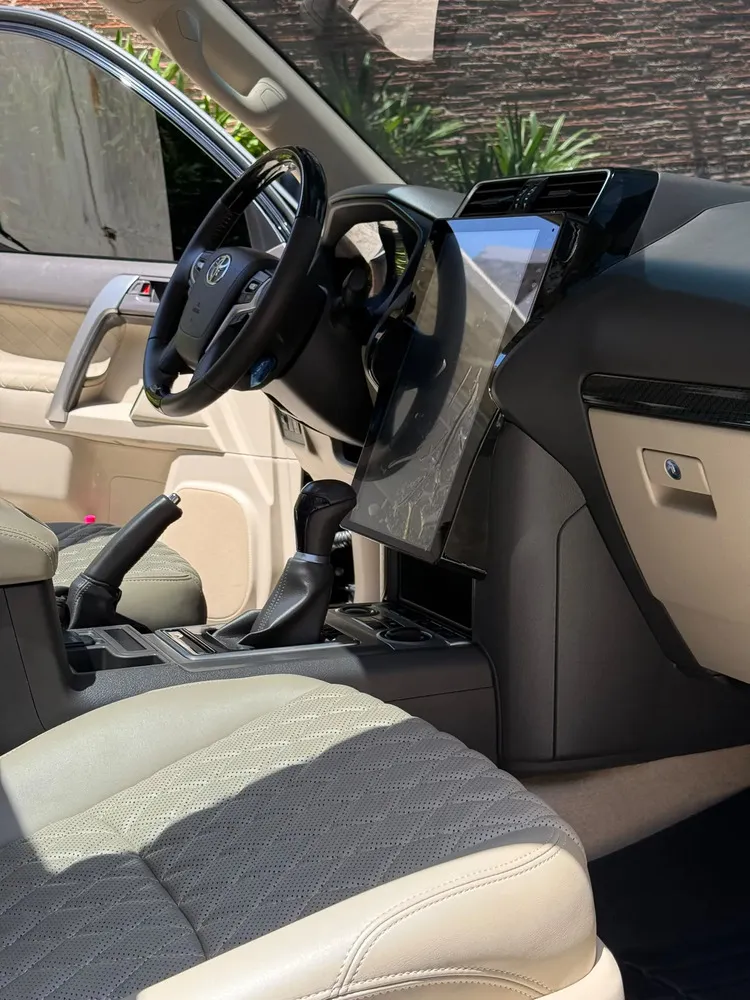 Vista 16 del vehículo: Toyota Land