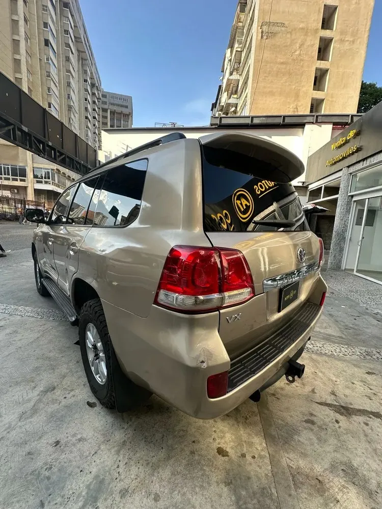 Vista 17 del vehículo: Toyota Land Cruiser