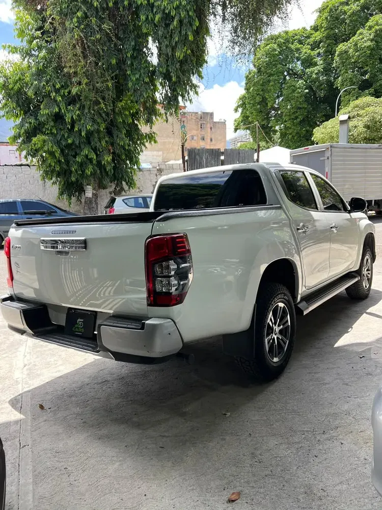 Vista 4 del vehículo: Mitsubishi L200