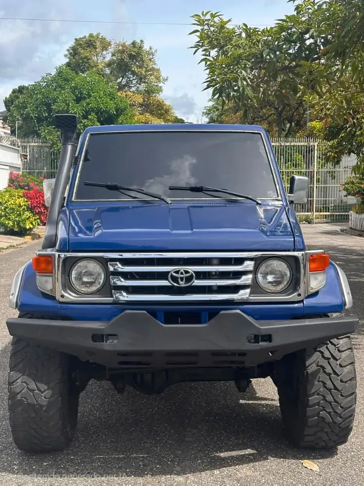 Vista 3 del vehículo: Toyota Hilux