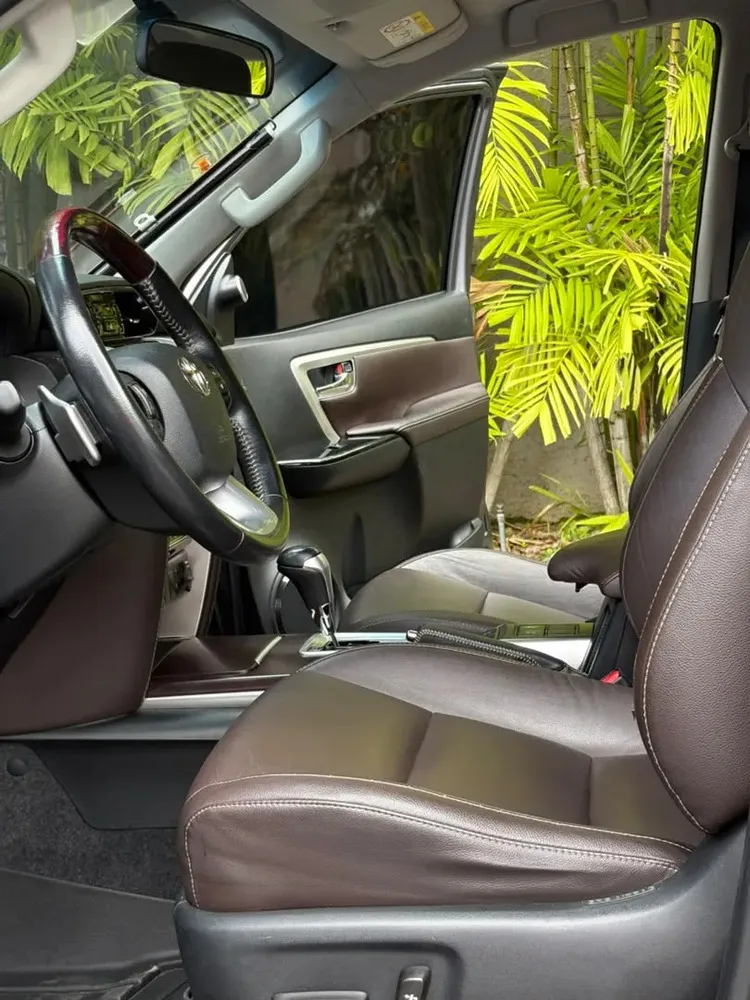 Vista 12 del vehículo: Fortuner Dubai