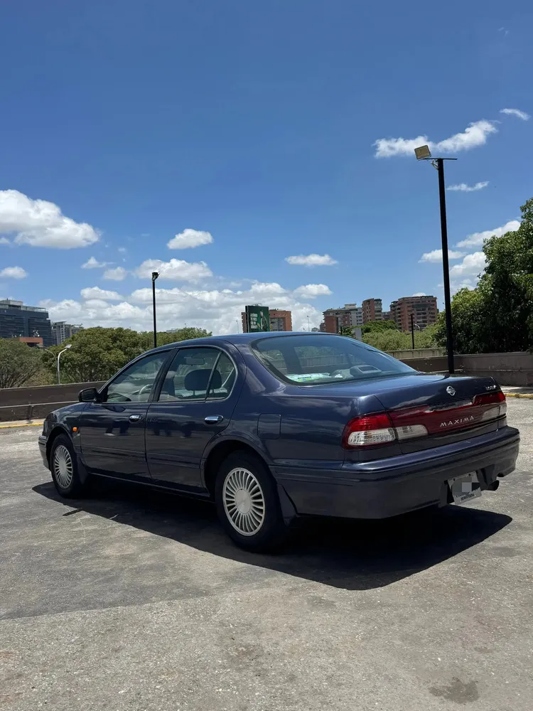 Vista 5 del vehículo: Nissan Máxima