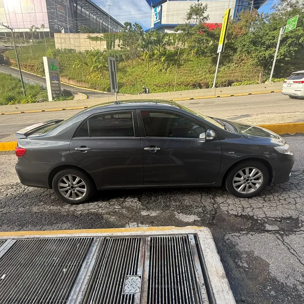 Vista 4 del vehículo: Toyota Corolla