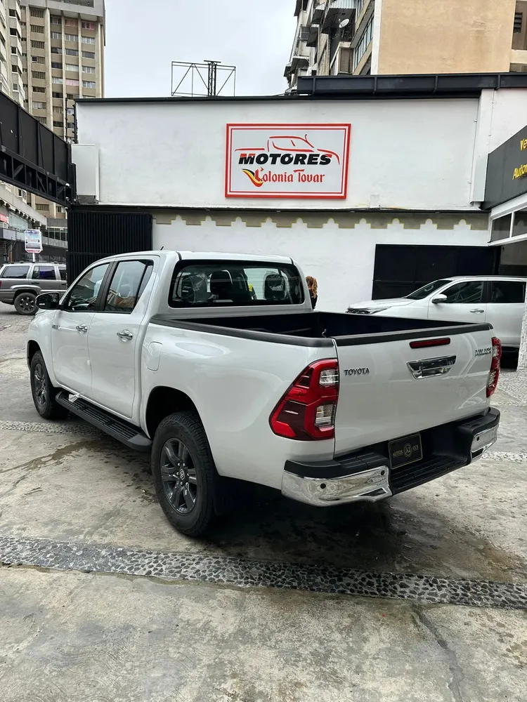 Vista 4 del vehículo: Toyota Hilux