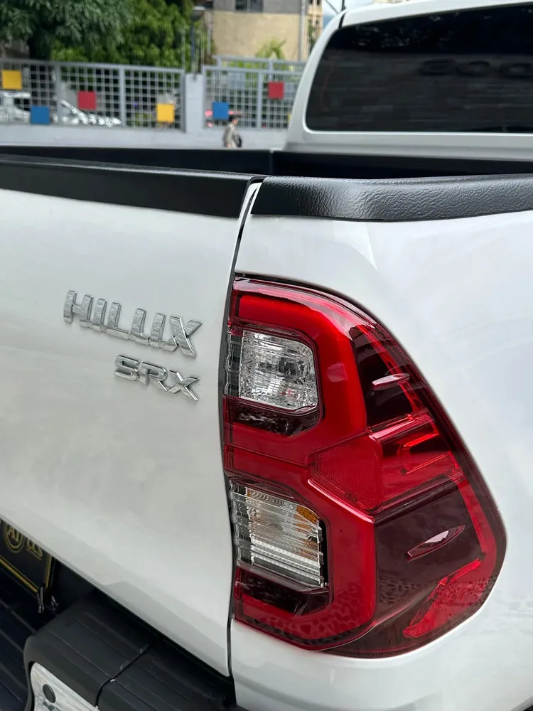 Vista 12 del vehículo: Toyota Hilux