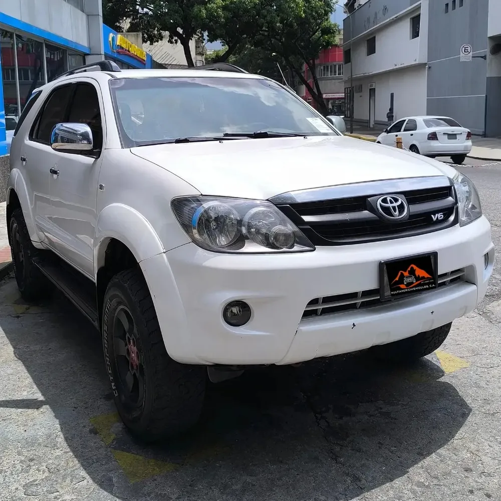 Vista 4 del vehículo: Toyota Fortuner
