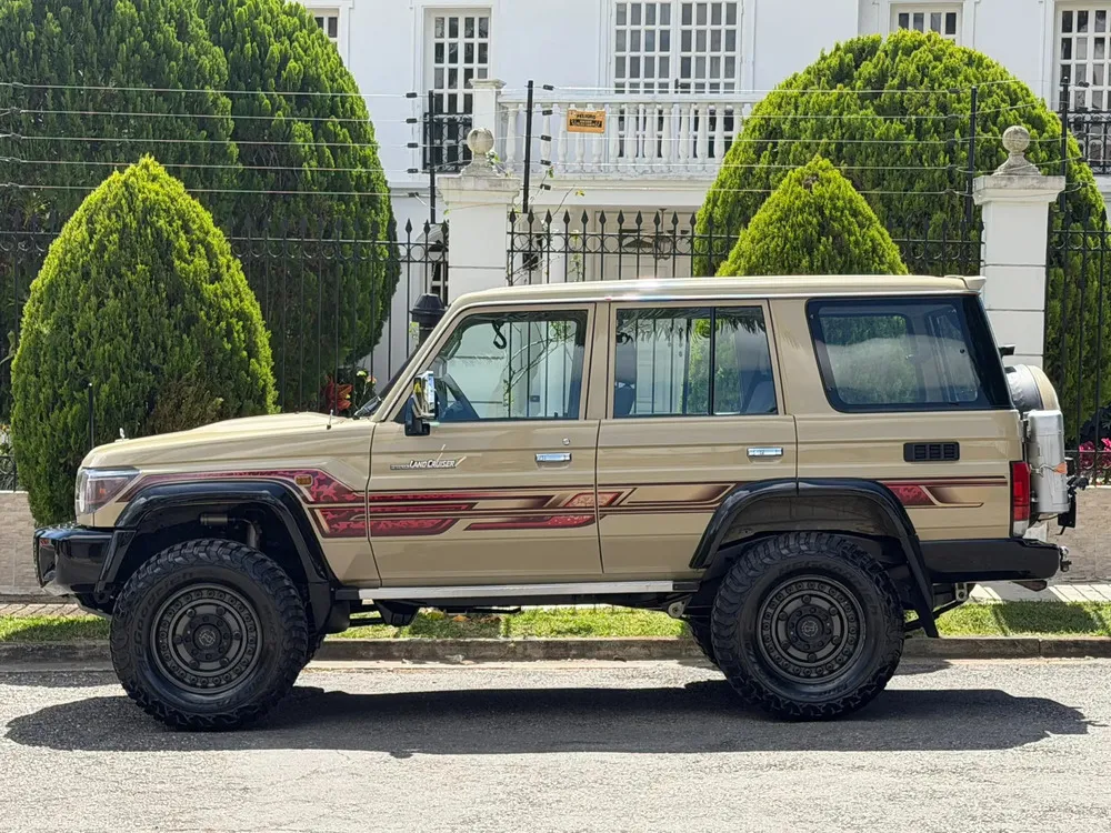Vista 3 del vehículo: Toyota Serie