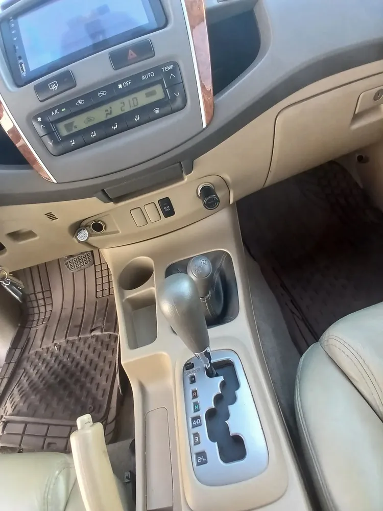Vista 9 del vehículo: Toyota Fortuner