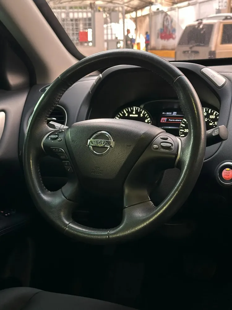 Vista 3 del vehículo: Nissan Pathfinder