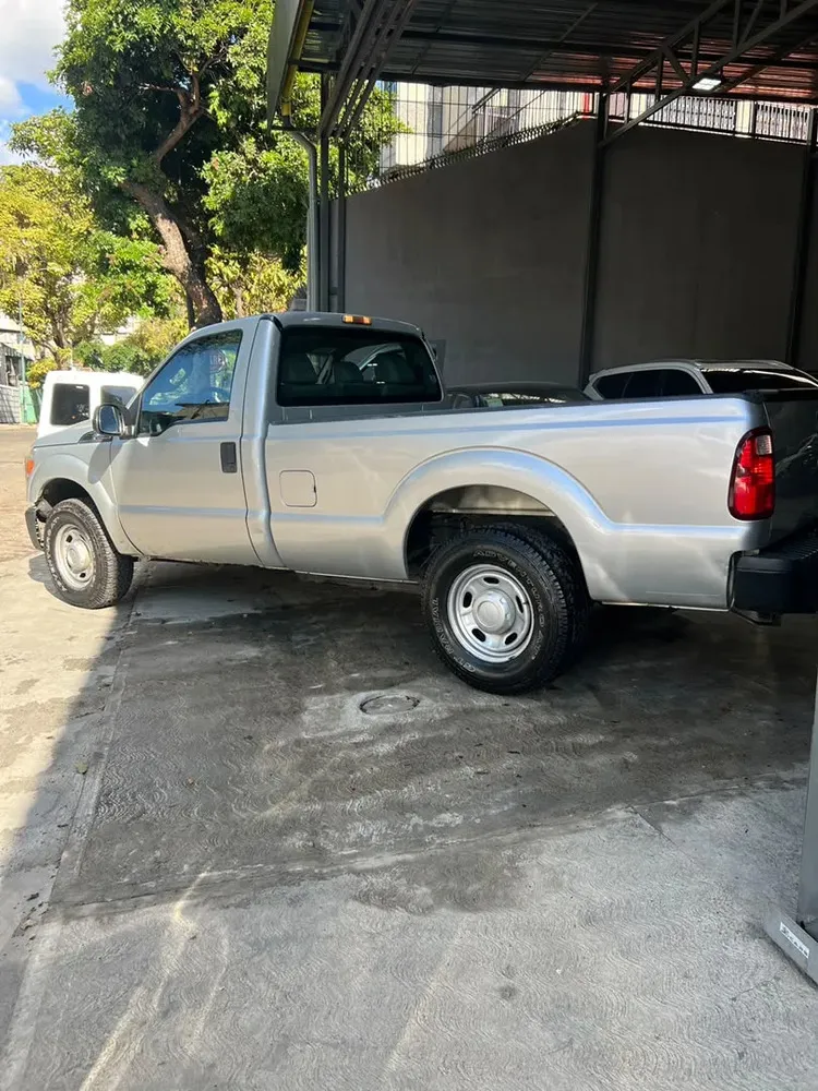 Vista 4 del vehículo: Super Duty