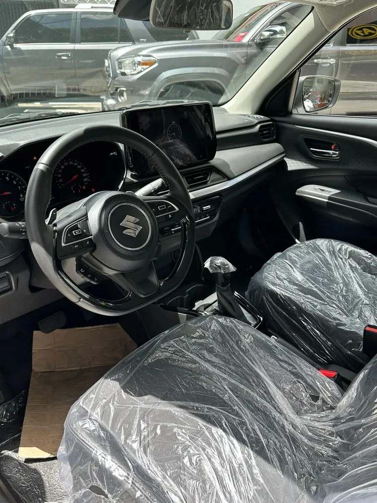 Vista 2 del vehículo: Suzuki Swift